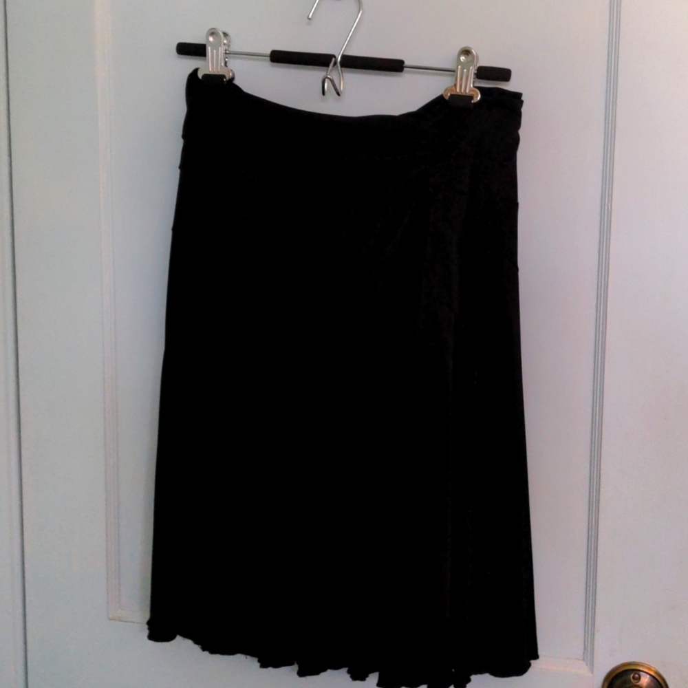 Studio 253 Size M Elastic Waist Classic Black Skirt